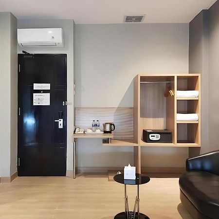 U Stay Hotel Mangga Besar Джакарта Екстер'єр фото