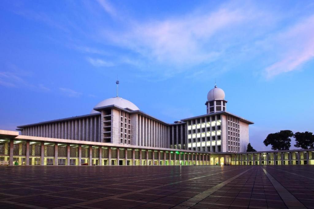 U Stay Hotel Mangga Besar Джакарта Екстер'єр фото