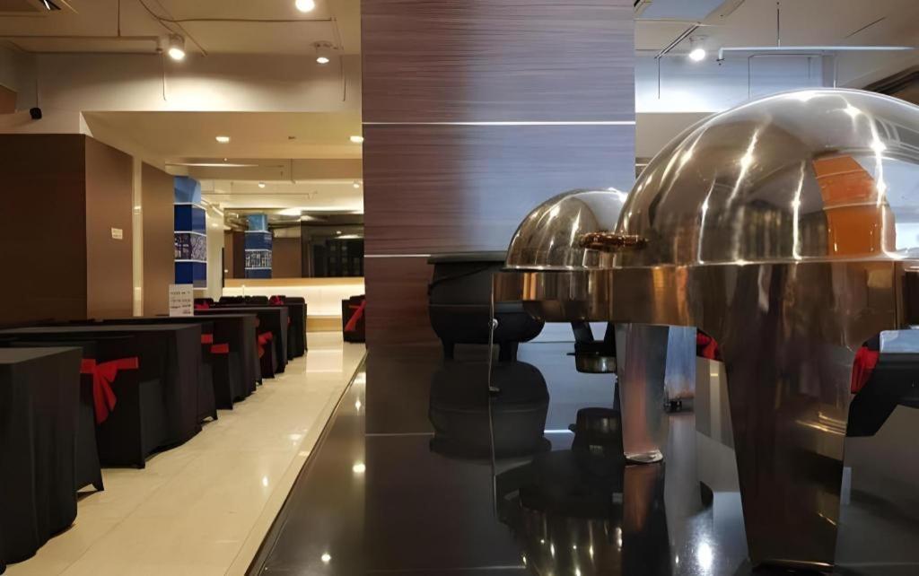 U Stay Hotel Mangga Besar Джакарта Екстер'єр фото