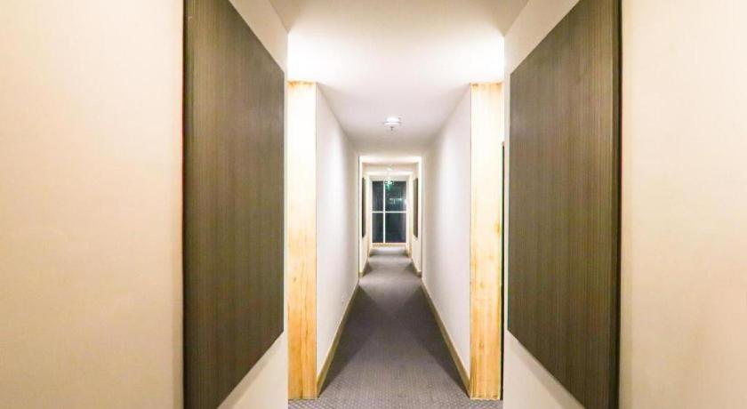 U Stay Hotel Mangga Besar Джакарта Екстер'єр фото
